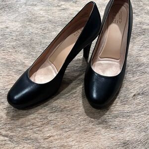 Naturalizer Classic Black Heels | Size 9 | Never Worn